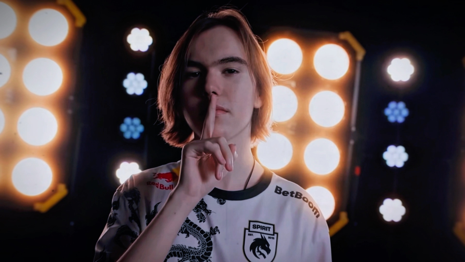 解说预测WBGvsLNG：解说均预测LNG将击败WBG晋级败决