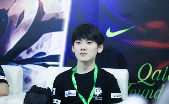 2024 LPL 青年年度教练： FunPlus Phoenix YONDAIME 罗鹏