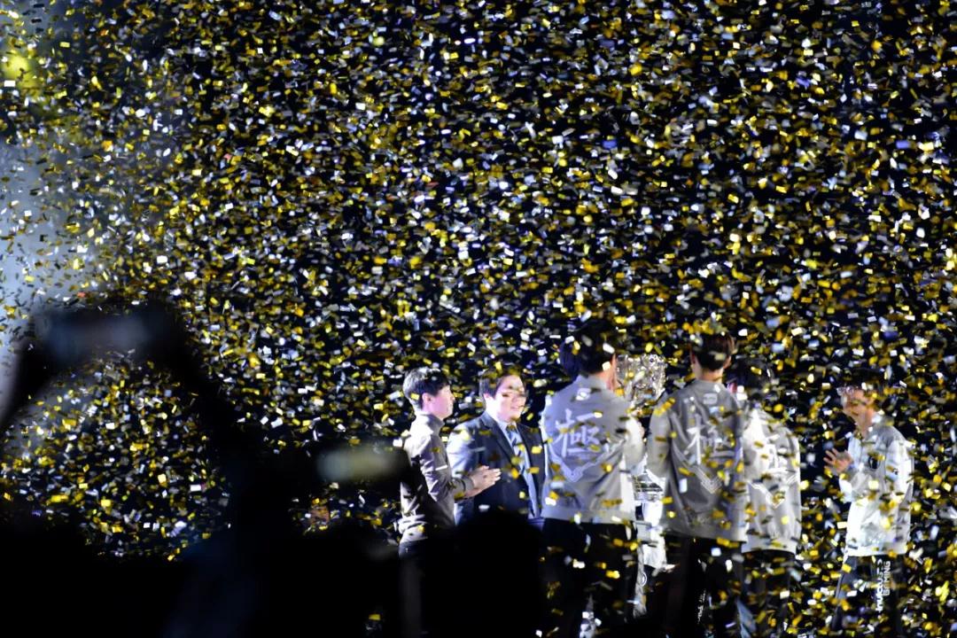 新V25第二章战斗通行证中的所有物品